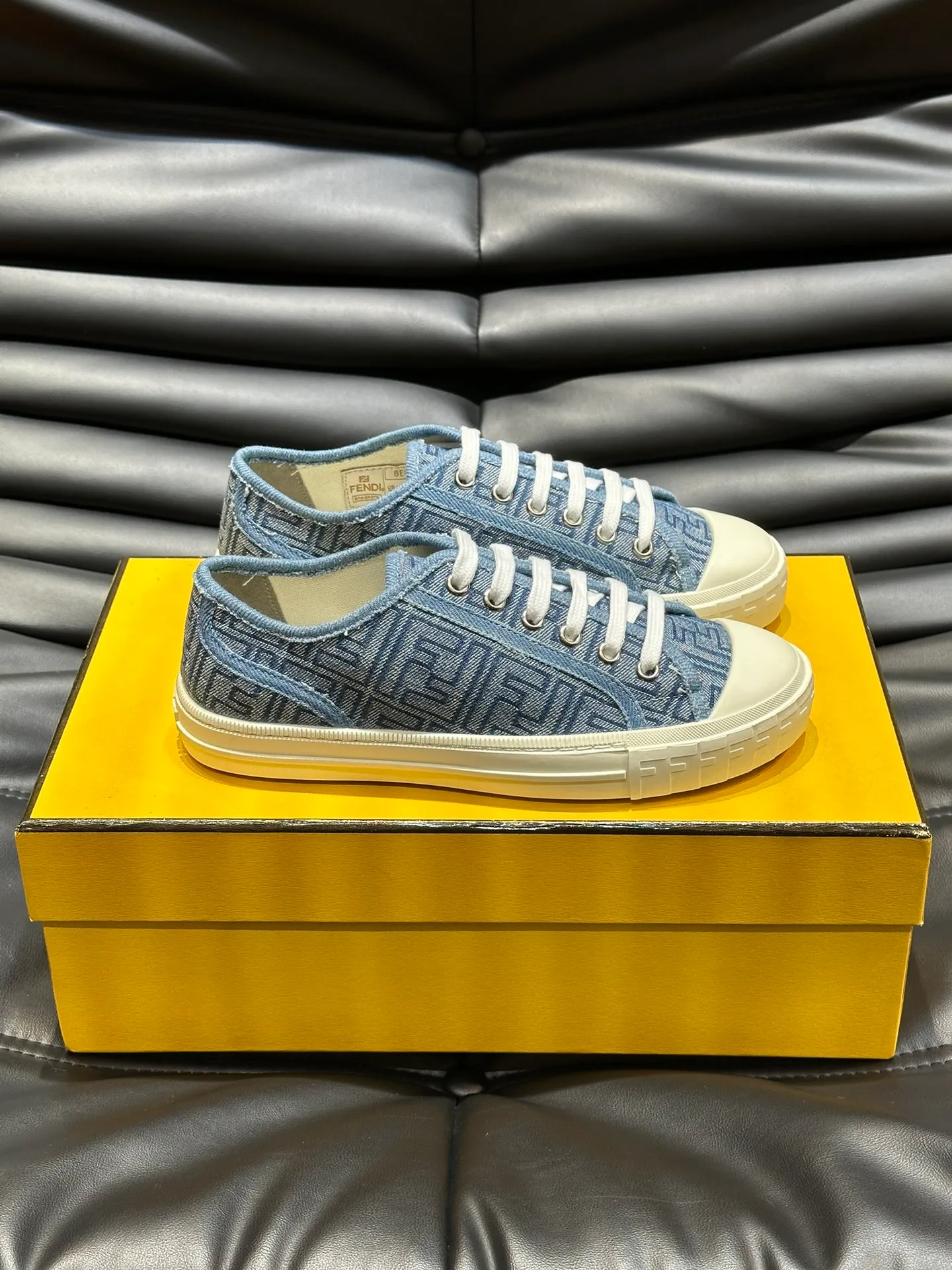 Men's men's shoes 💰420 [New style] 🍿🍿Fendi Fendi👫Couple style low-top canvas shoes, Fendi 2024 spring and summer new lace-up canvas shoes, upper FF jacquard fabric, decorated with same-color satin trim, soles FF carved decoration, soft elastic foot feel, perfect foot comfort! Size: 35-40 Male 38-45